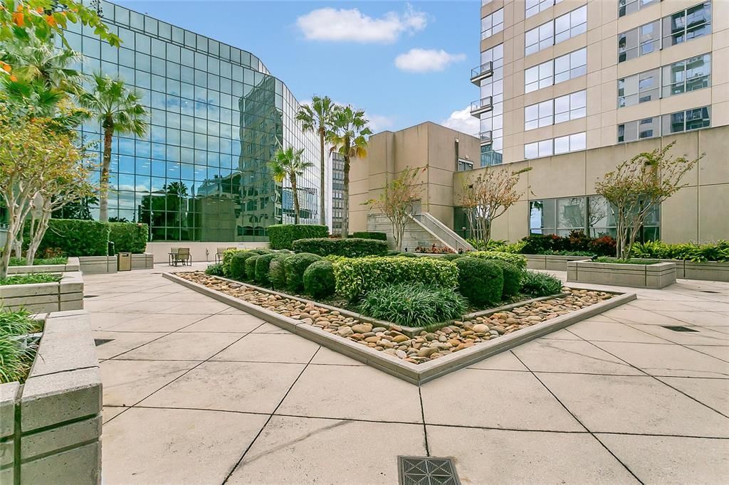 For Sale: $205,000 (1 beds, 1 baths, 615 Square Feet)