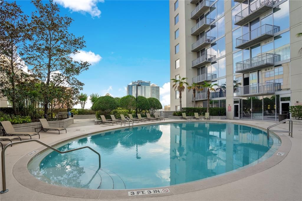 For Sale: $205,000 (1 beds, 1 baths, 615 Square Feet)