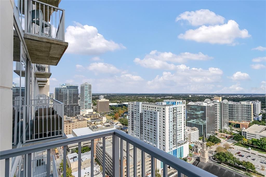 For Sale: $205,000 (1 beds, 1 baths, 615 Square Feet)