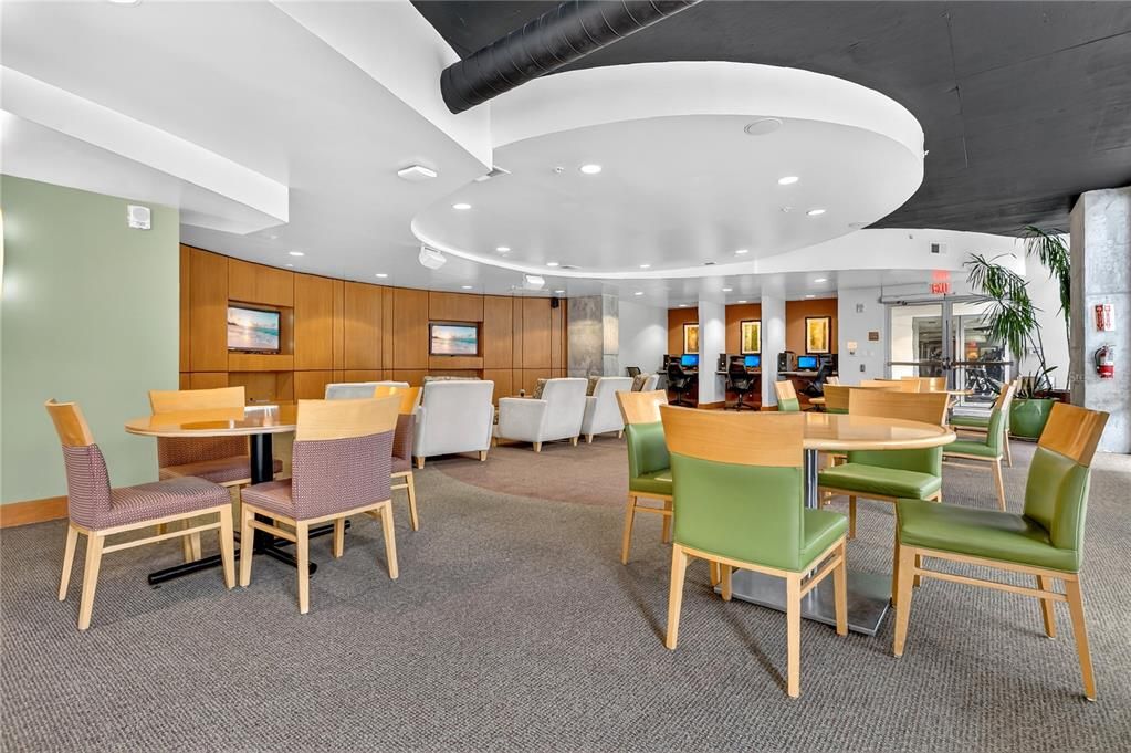 For Sale: $205,000 (1 beds, 1 baths, 615 Square Feet)