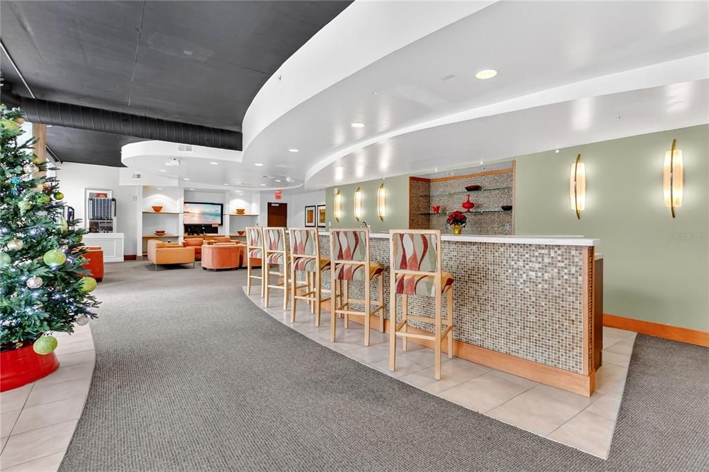 For Sale: $205,000 (1 beds, 1 baths, 615 Square Feet)