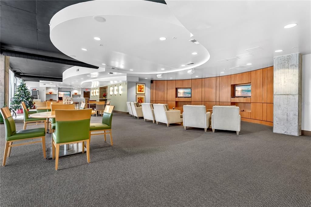 For Sale: $205,000 (1 beds, 1 baths, 615 Square Feet)