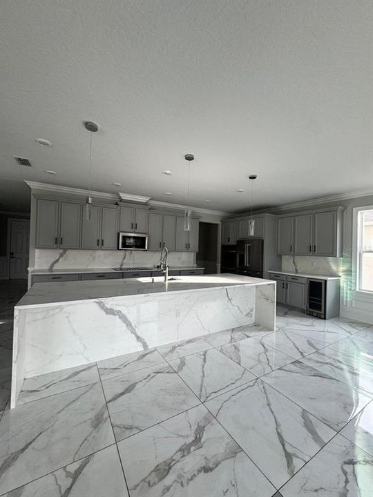 В аренду: $2,850 (5 спален, 3 ванн, 3006 Квадратных фут)