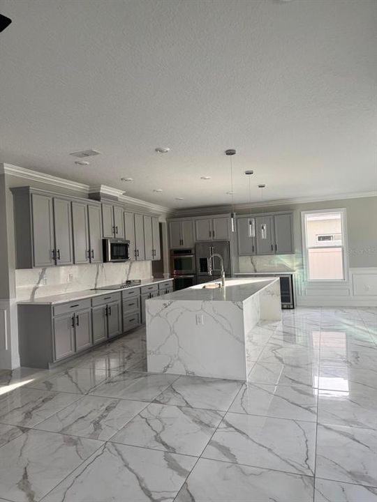 В аренду: $2,850 (5 спален, 3 ванн, 3006 Квадратных фут)