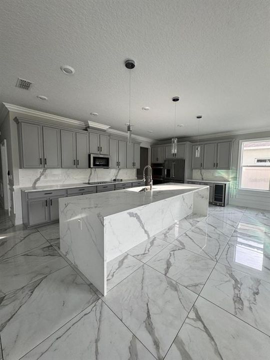 В аренду: $2,850 (5 спален, 3 ванн, 3006 Квадратных фут)