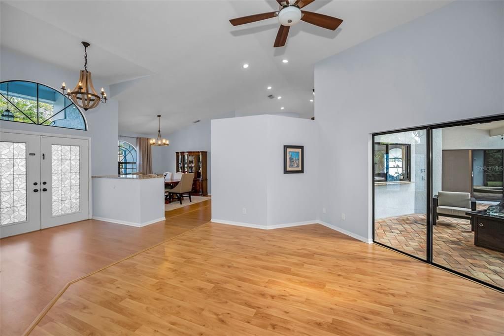 En Venta: $850,000 (4 camas, 3 baños, 2984 Pies cuadrados)