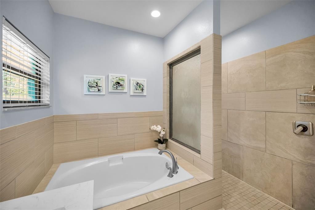 En Venta: $850,000 (4 camas, 3 baños, 2984 Pies cuadrados)