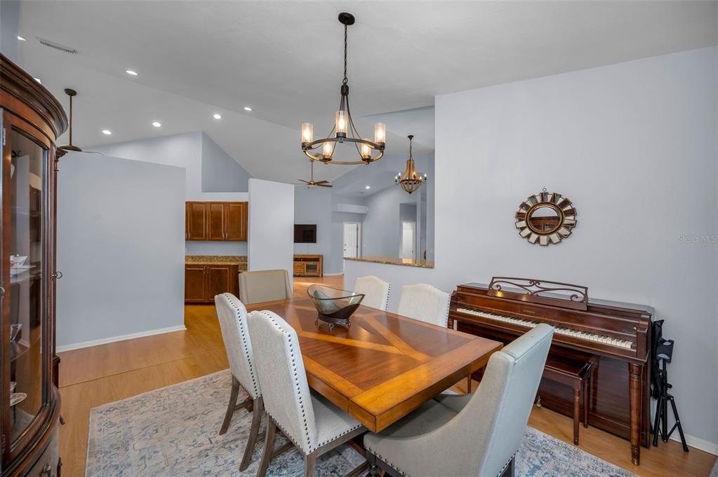 En Venta: $850,000 (4 camas, 3 baños, 2984 Pies cuadrados)