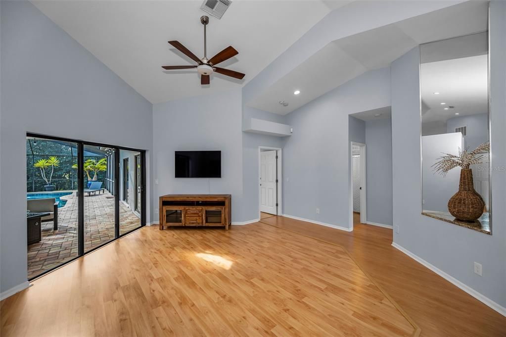 En Venta: $850,000 (4 camas, 3 baños, 2984 Pies cuadrados)