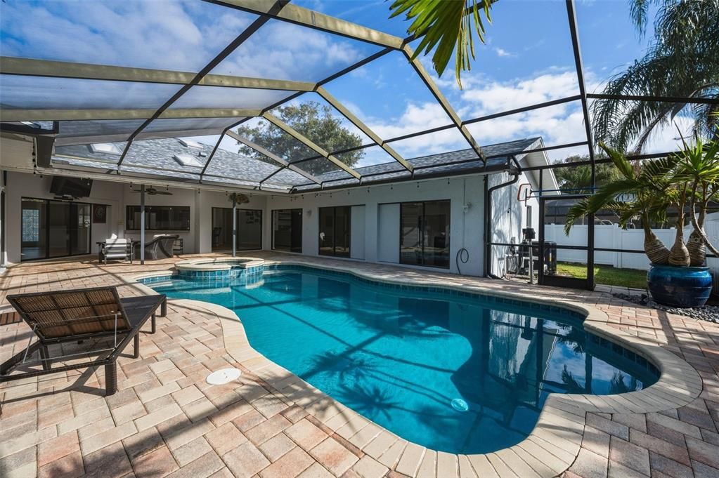 En Venta: $850,000 (4 camas, 3 baños, 2984 Pies cuadrados)