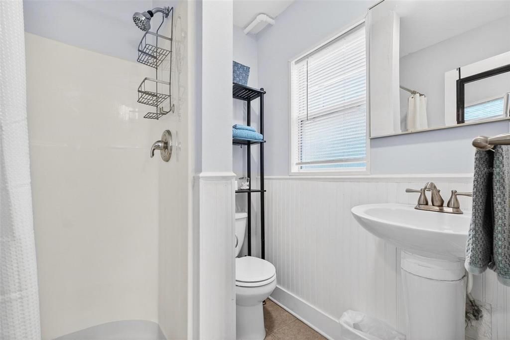 For Rent: $2,000 (1 beds, 1 baths, 680 Square Feet)