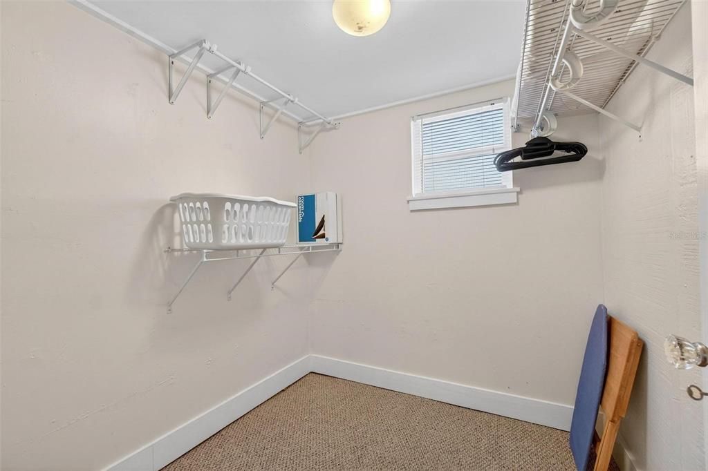 For Rent: $2,000 (1 beds, 1 baths, 680 Square Feet)