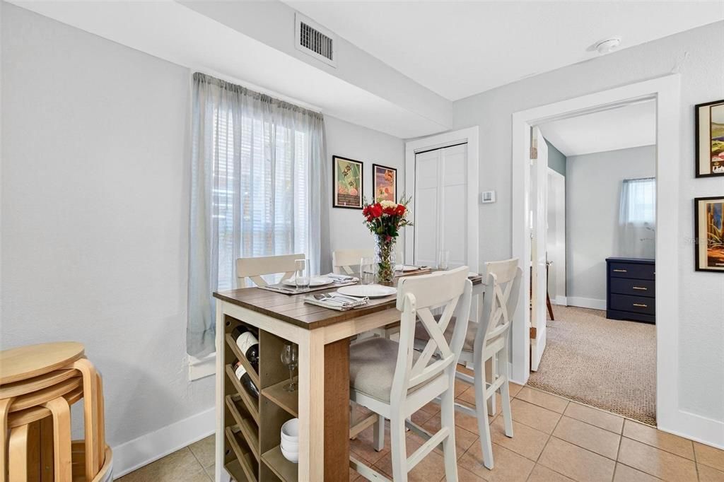 For Rent: $2,000 (1 beds, 1 baths, 680 Square Feet)