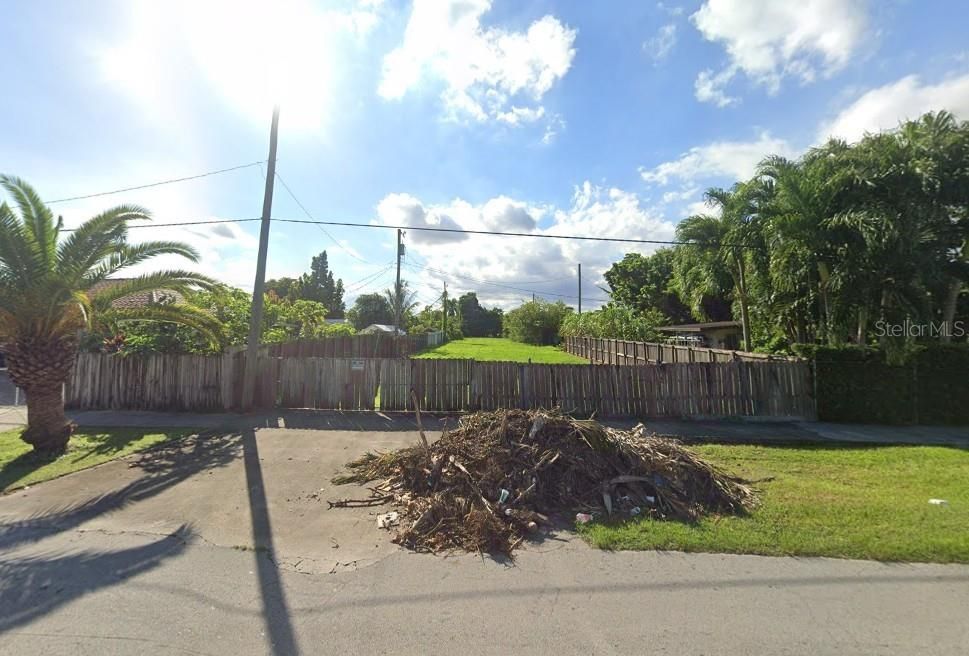 For Sale: $199,999 (0.33 acres)