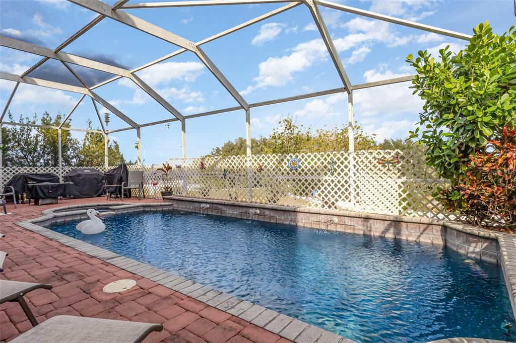 На продажу: $500,000 (7 спален, 6 ванн, 3915 Квадратных фут)