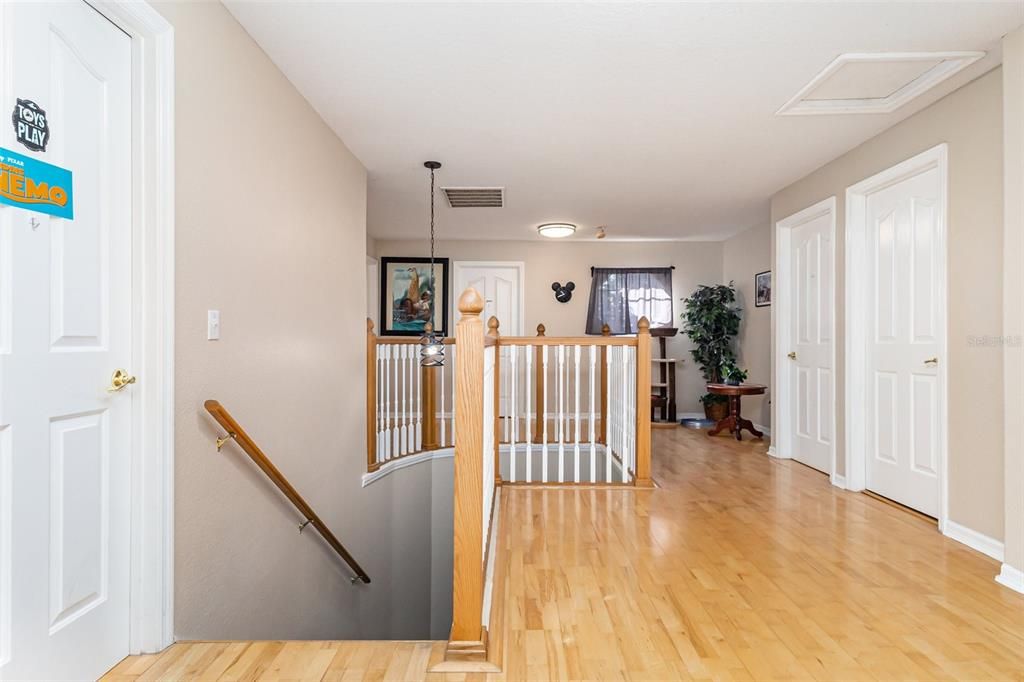 На продажу: $500,000 (7 спален, 6 ванн, 3915 Квадратных фут)