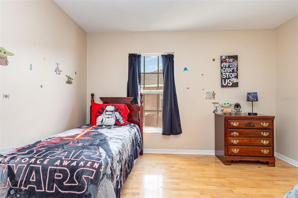 На продажу: $500,000 (7 спален, 6 ванн, 3915 Квадратных фут)