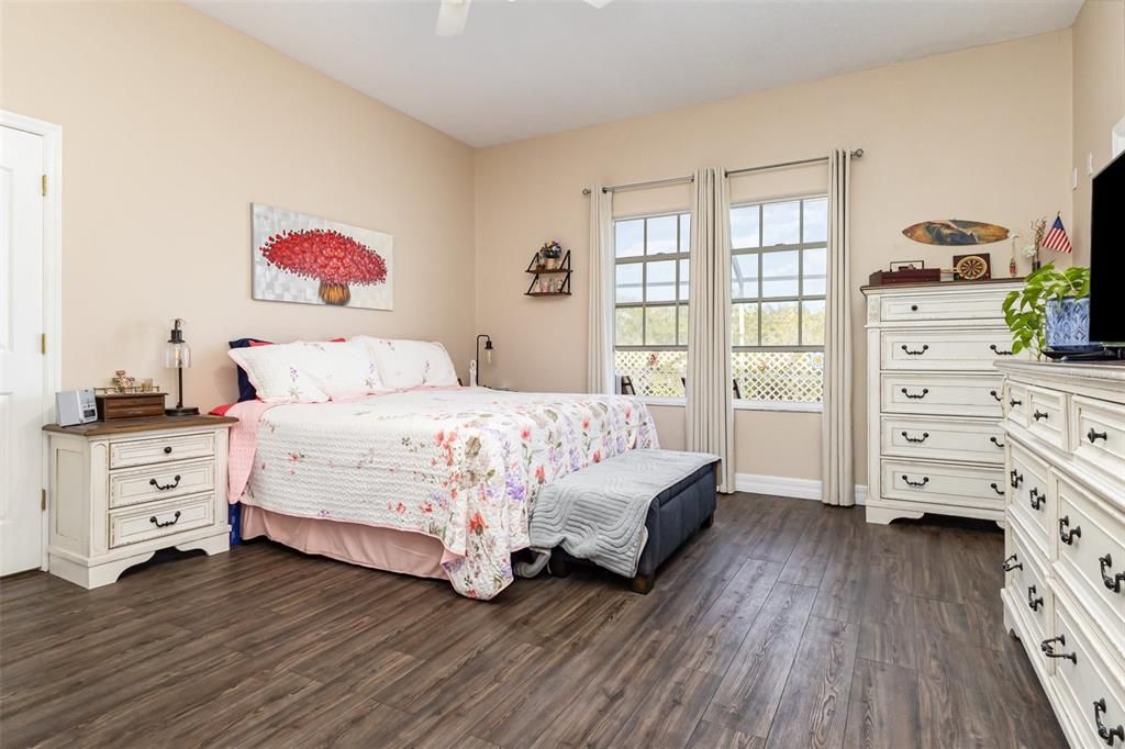 На продажу: $500,000 (7 спален, 6 ванн, 3915 Квадратных фут)