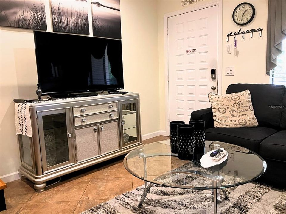 待售: $159,900 (1 贝兹, 1 浴室, 456 平方英尺)