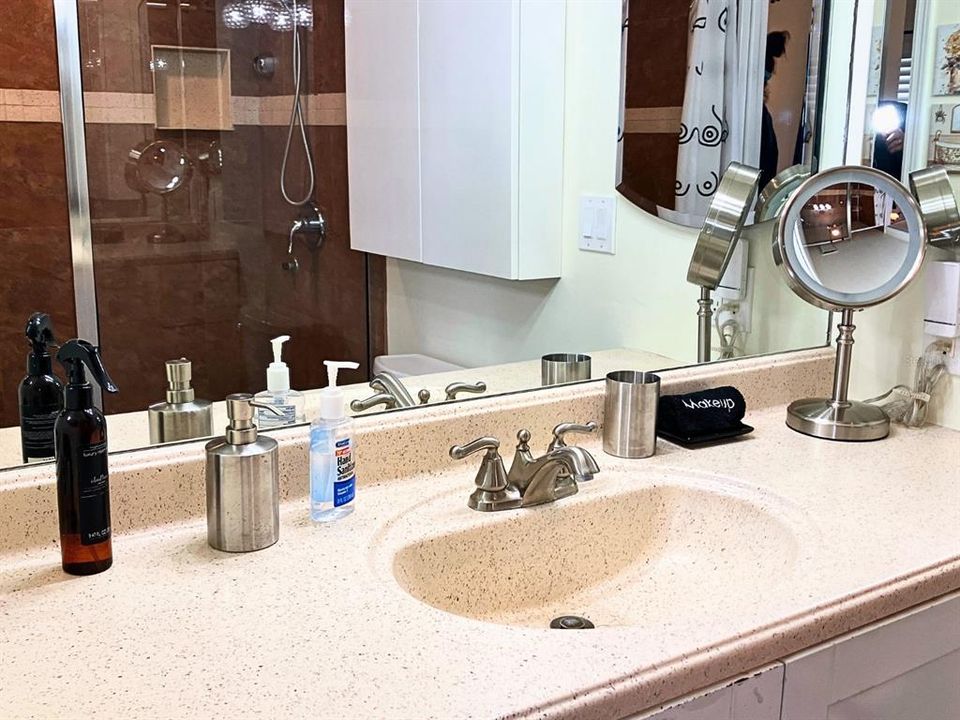 待售: $159,900 (1 贝兹, 1 浴室, 456 平方英尺)