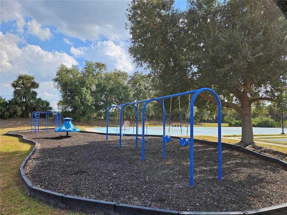 出租: $3,300 (3 贝兹, 2 浴室, 2081 平方英尺)