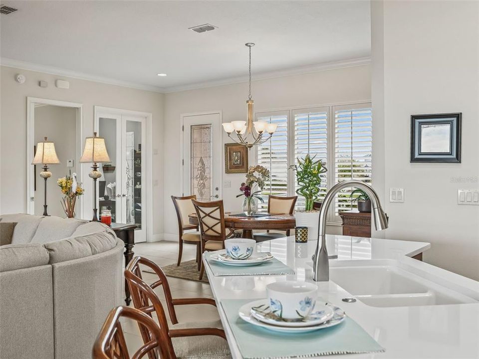 На продажу: $595,000 (3 спален, 2 ванн, 2195 Квадратных фут)