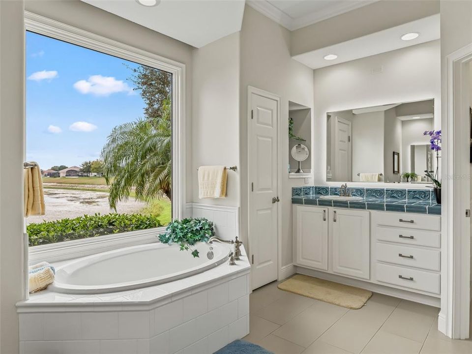 На продажу: $595,000 (3 спален, 2 ванн, 2195 Квадратных фут)