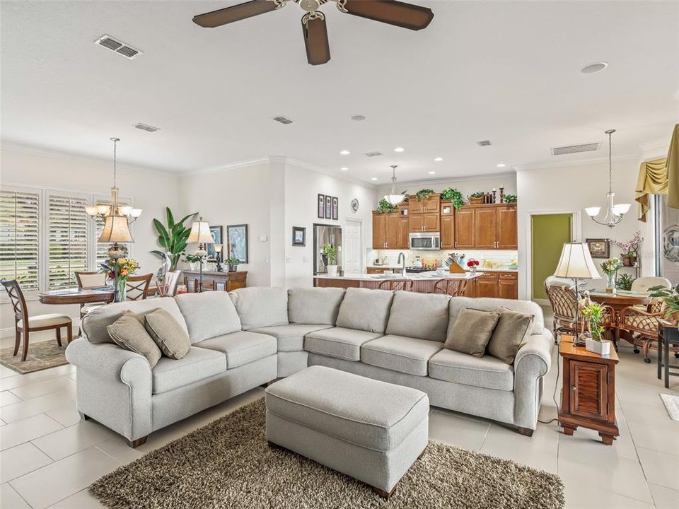 На продажу: $595,000 (3 спален, 2 ванн, 2195 Квадратных фут)