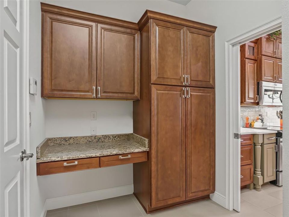 На продажу: $595,000 (3 спален, 2 ванн, 2195 Квадратных фут)