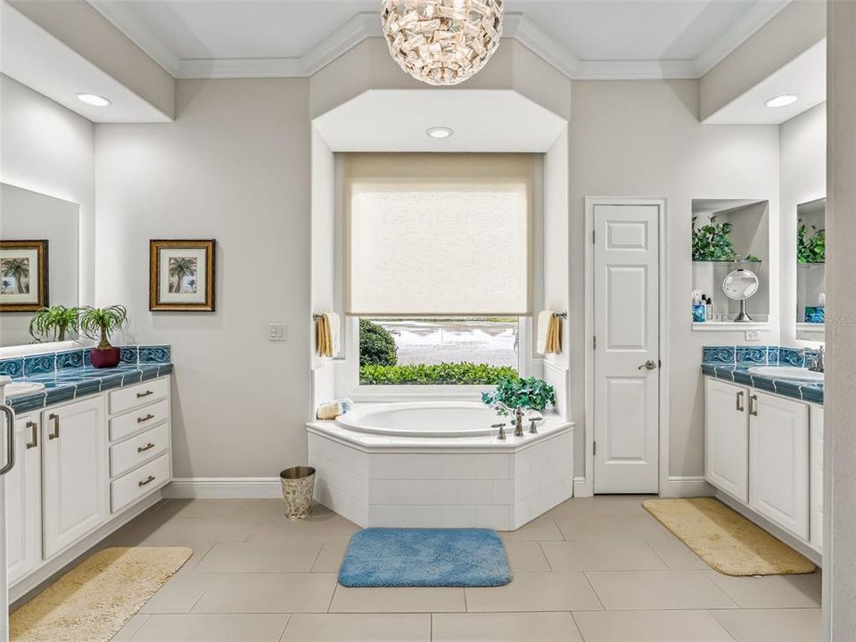 На продажу: $595,000 (3 спален, 2 ванн, 2195 Квадратных фут)