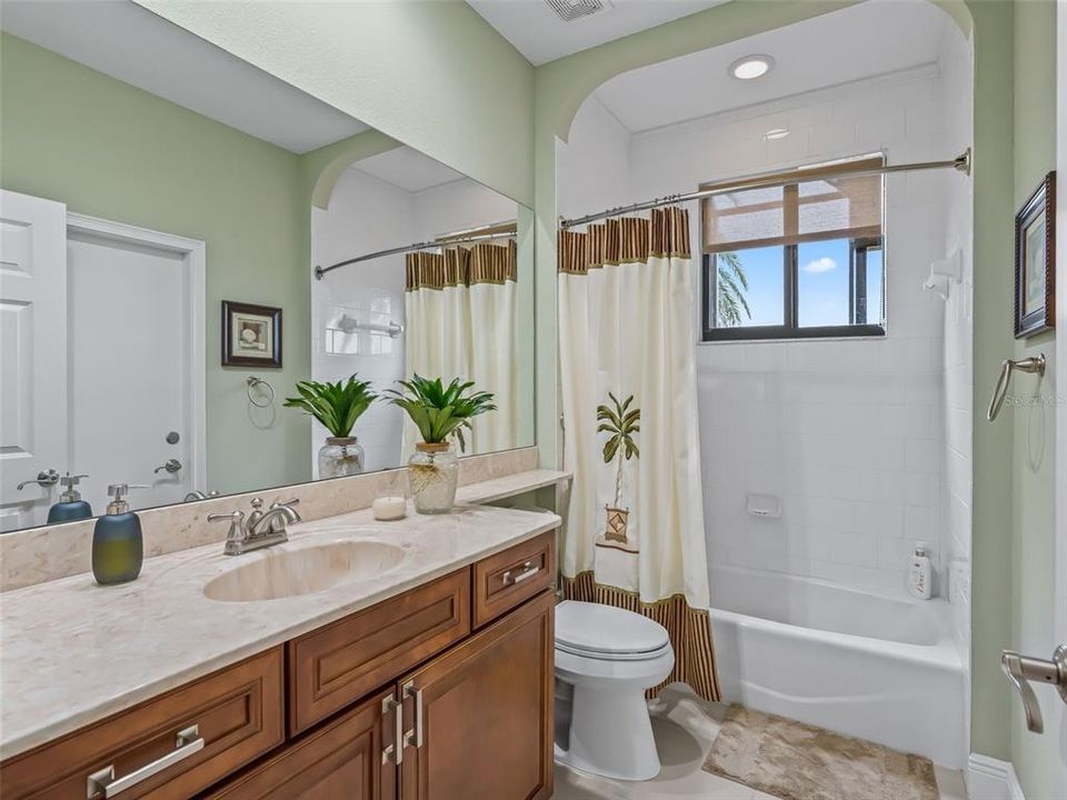 На продажу: $595,000 (3 спален, 2 ванн, 2195 Квадратных фут)