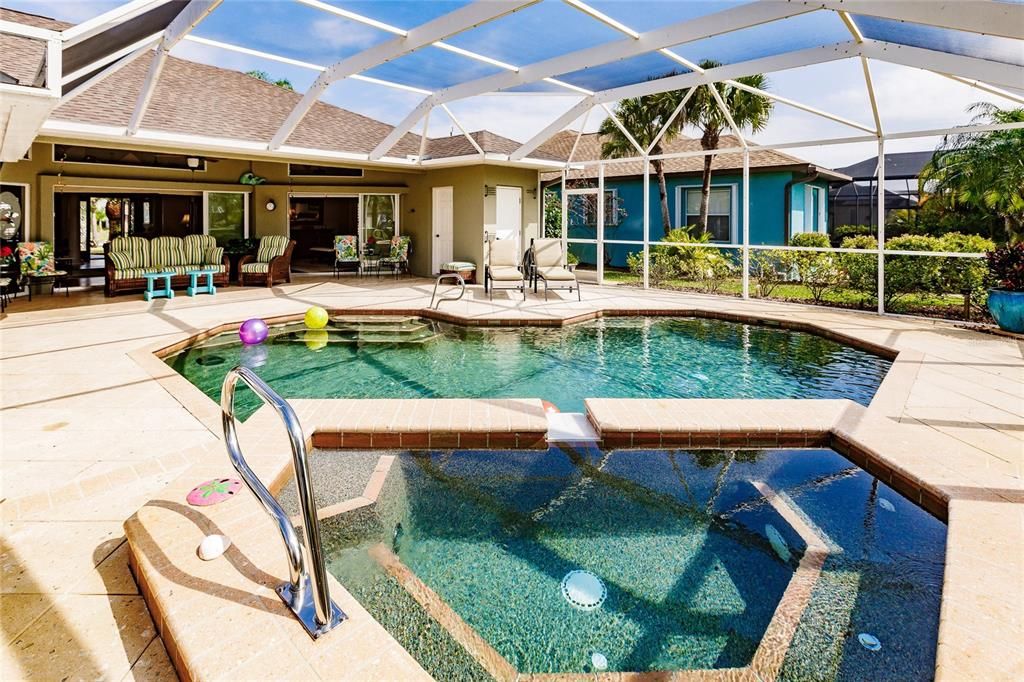 En Venta: $565,000 (3 camas, 2 baños, 2468 Pies cuadrados)