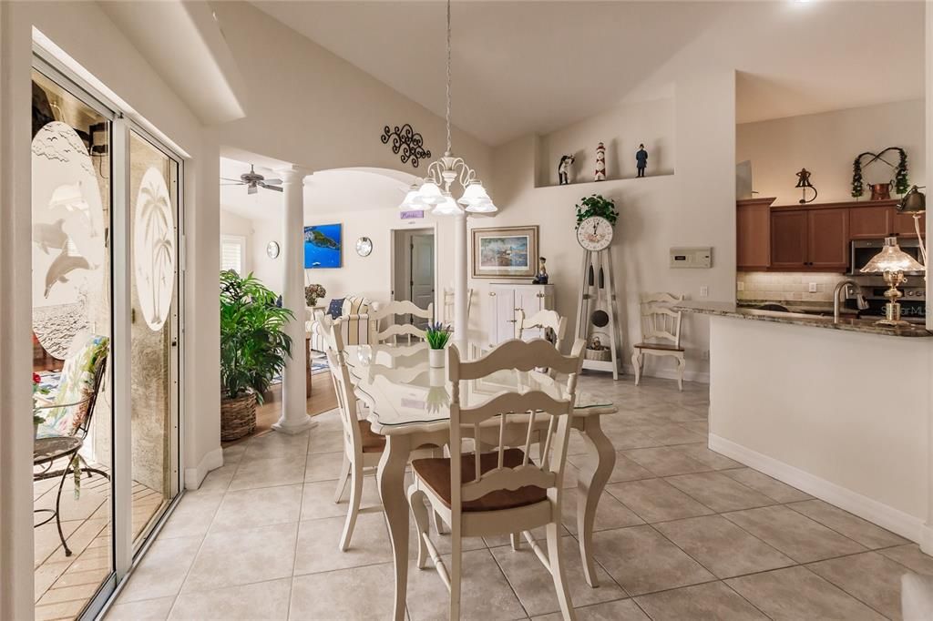 En Venta: $565,000 (3 camas, 2 baños, 2468 Pies cuadrados)