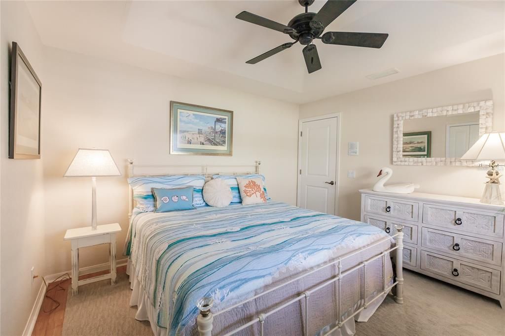 En Venta: $565,000 (3 camas, 2 baños, 2468 Pies cuadrados)