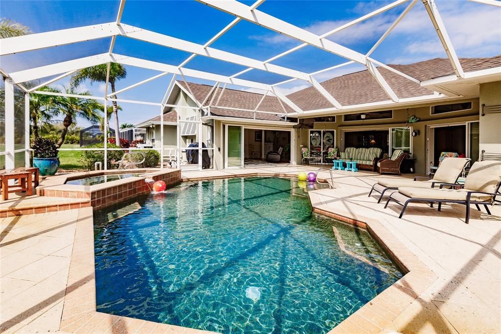 En Venta: $565,000 (3 camas, 2 baños, 2468 Pies cuadrados)