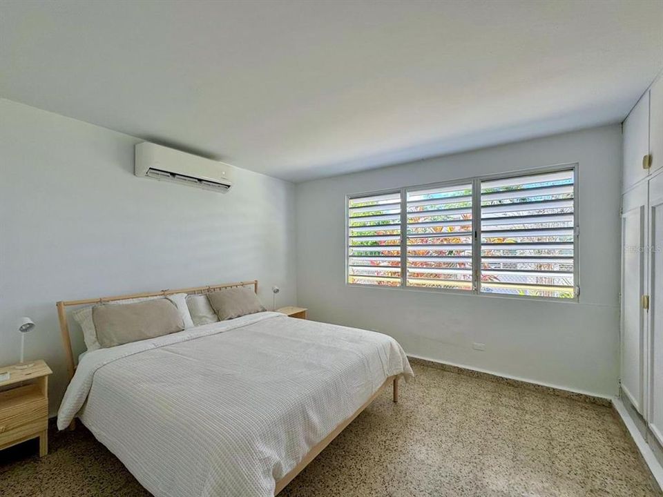 For Rent: $6,500 (4 beds, 2 baths, 2900 Square Feet)