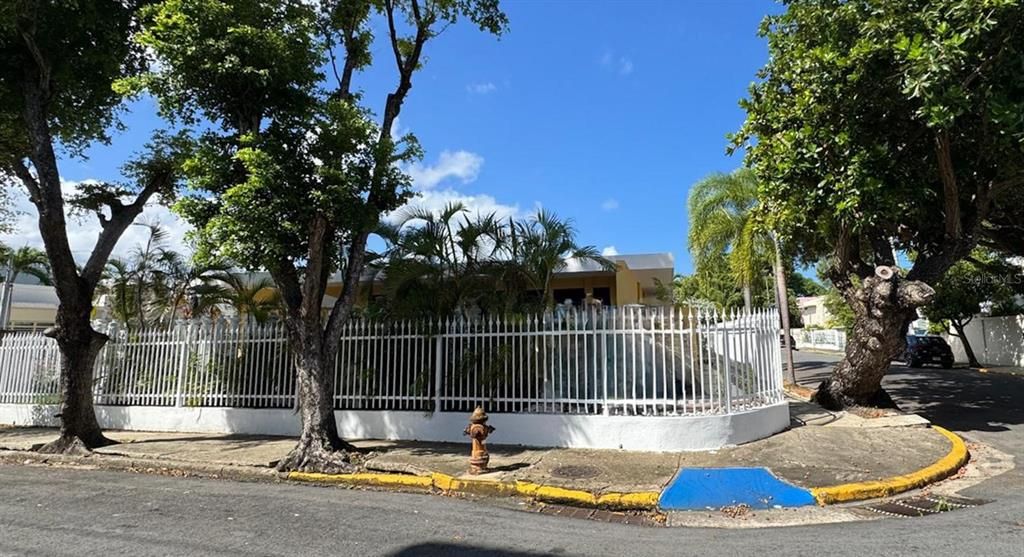 For Rent: $6,500 (4 beds, 2 baths, 2900 Square Feet)