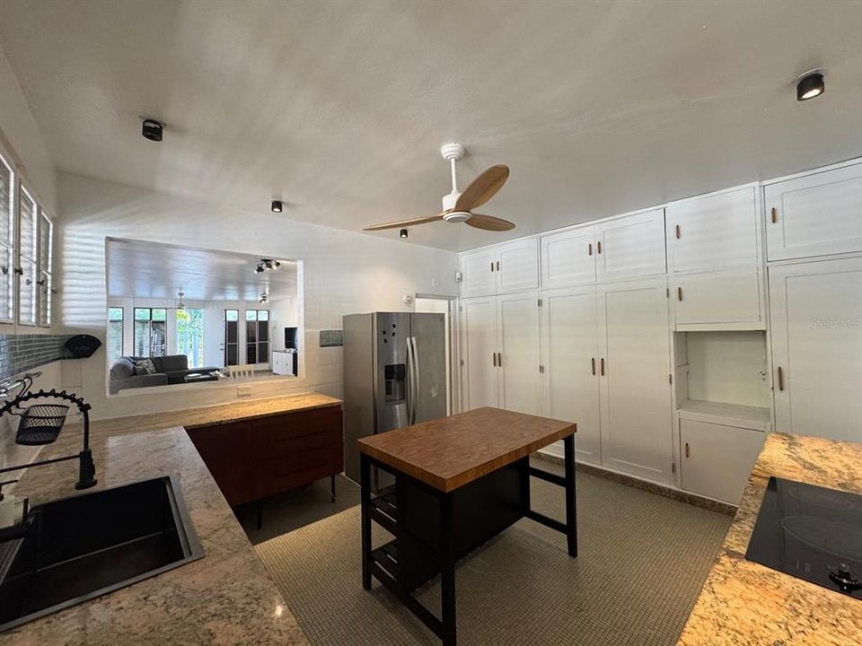 For Rent: $6,500 (4 beds, 2 baths, 2900 Square Feet)