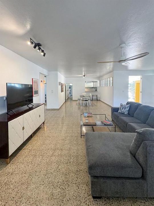 For Rent: $6,500 (4 beds, 2 baths, 2900 Square Feet)