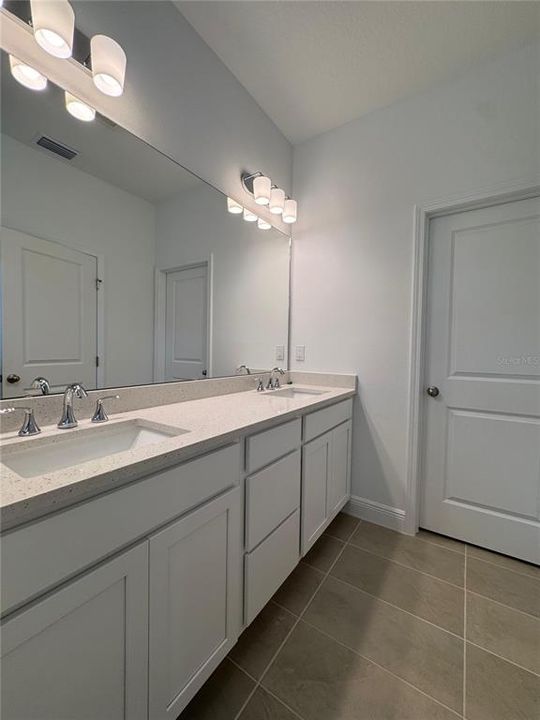 For Sale: $500,000 (4 beds, 2 baths, 1654 Square Feet)