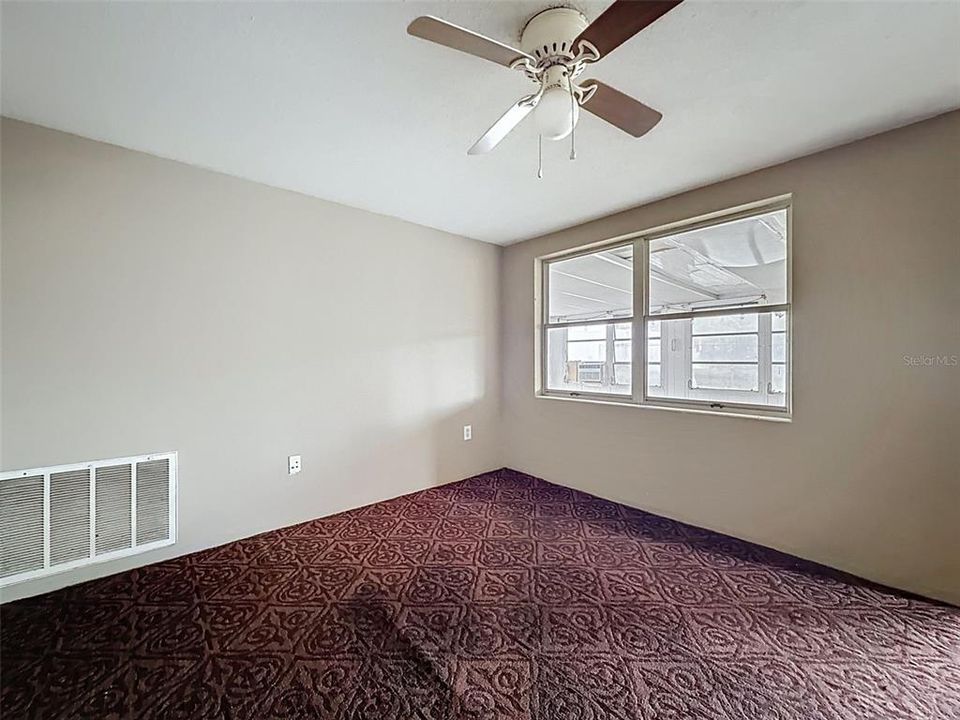 For Sale: $189,900 (2 beds, 2 baths, 1096 Square Feet)