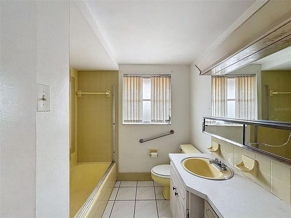 For Sale: $189,900 (2 beds, 2 baths, 1096 Square Feet)