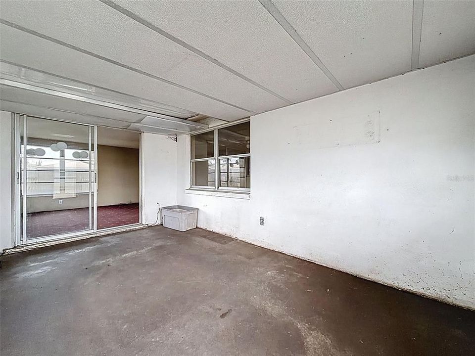 For Sale: $189,900 (2 beds, 2 baths, 1096 Square Feet)