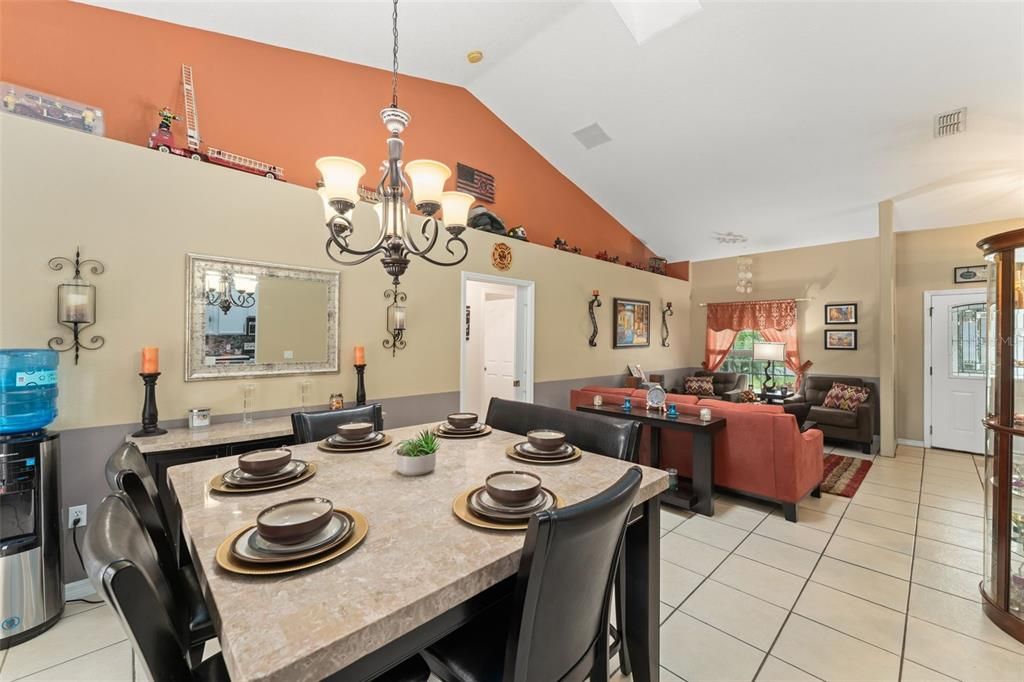 На продажу: $435,000 (3 спален, 2 ванн, 1978 Квадратных фут)