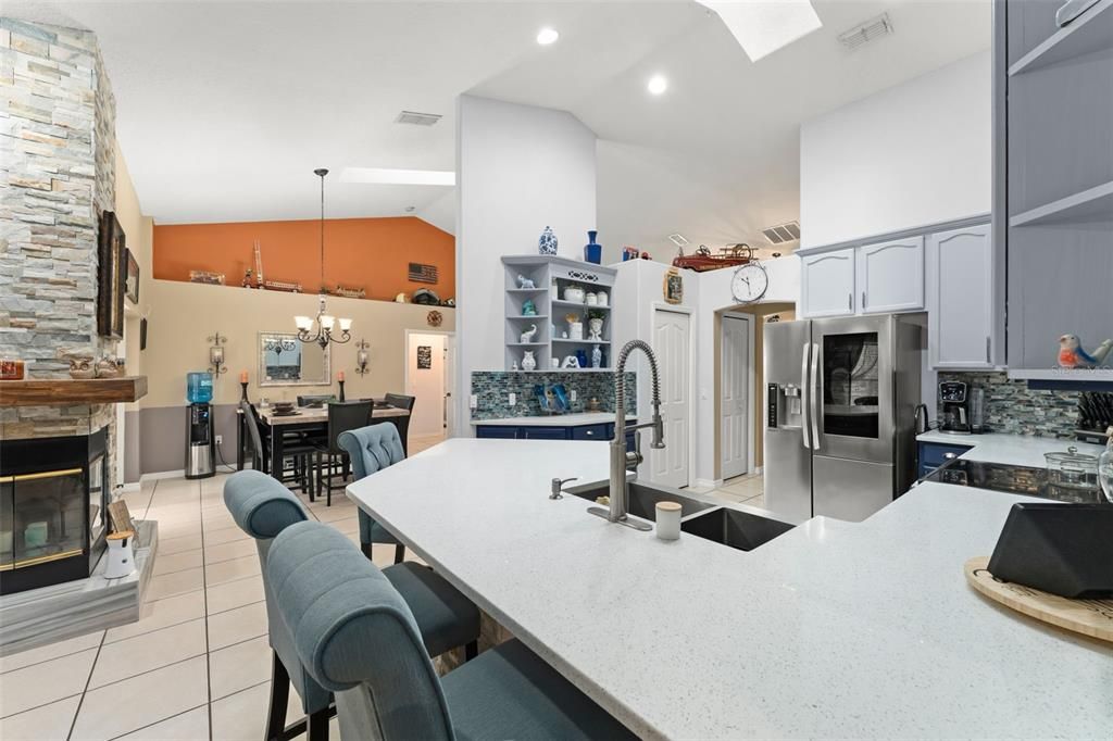 На продажу: $435,000 (3 спален, 2 ванн, 1978 Квадратных фут)