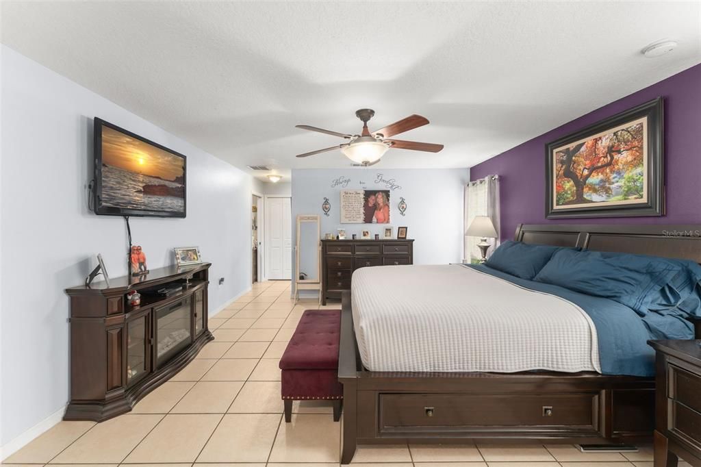 На продажу: $435,000 (3 спален, 2 ванн, 1978 Квадратных фут)