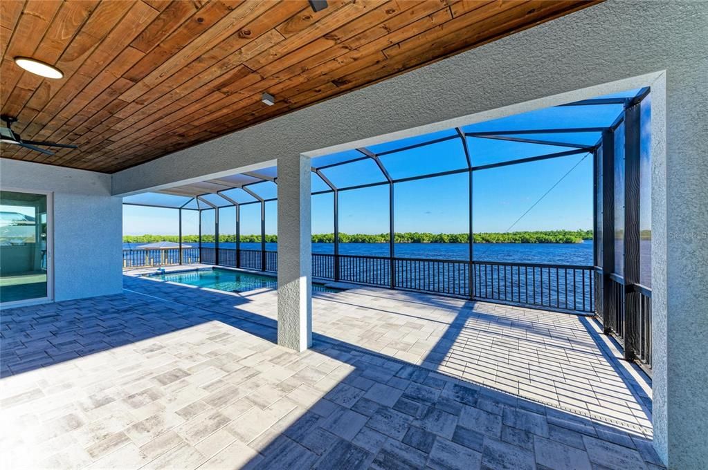 For Sale: $1,399,000 (3 beds, 2 baths, 2437 Square Feet)