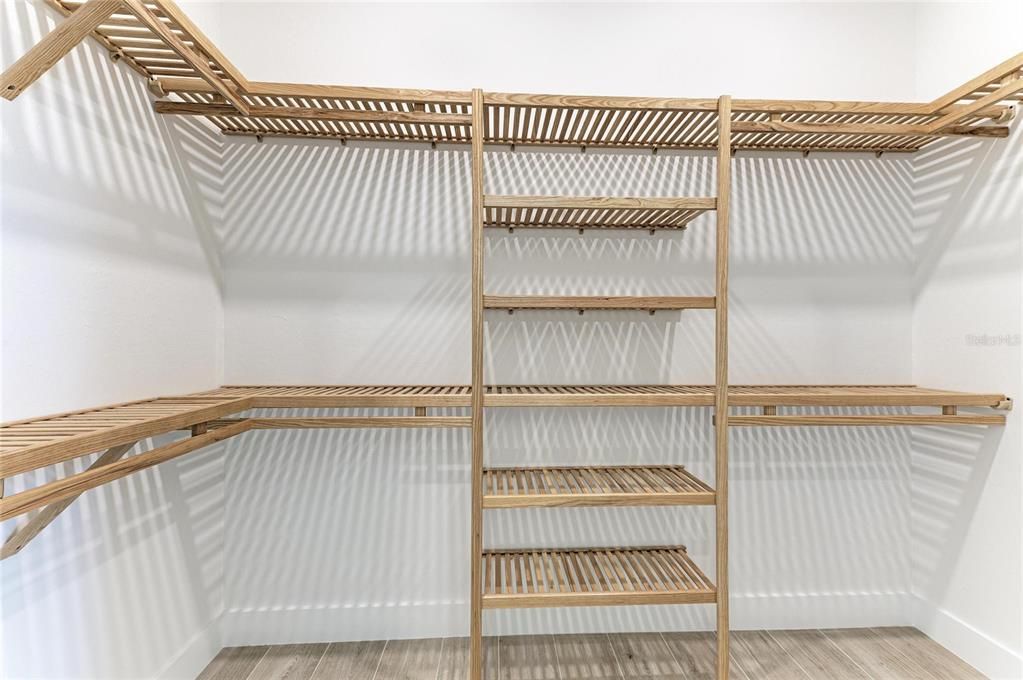 For Sale: $1,399,000 (3 beds, 2 baths, 2437 Square Feet)