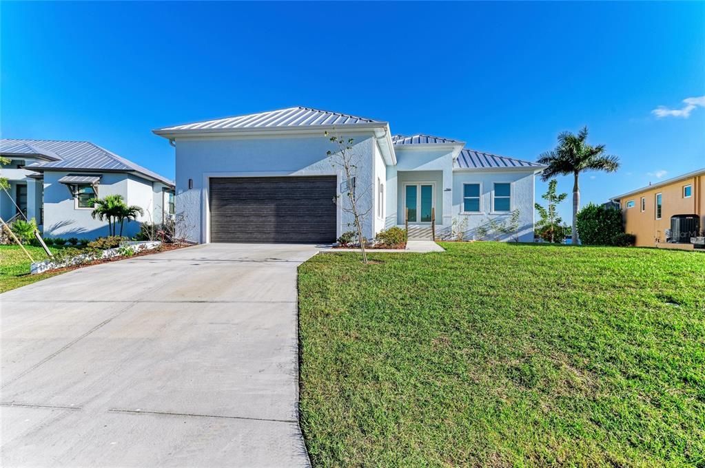 For Sale: $1,399,000 (3 beds, 2 baths, 2437 Square Feet)