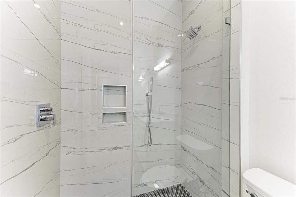 For Sale: $1,399,000 (3 beds, 2 baths, 2437 Square Feet)